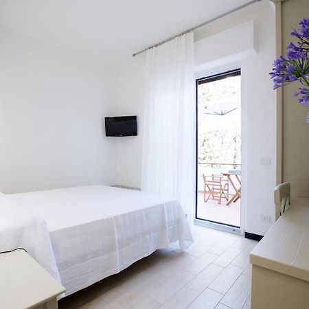 Bed and Breakfast Via Sant'Anna Levanto Exterior foto